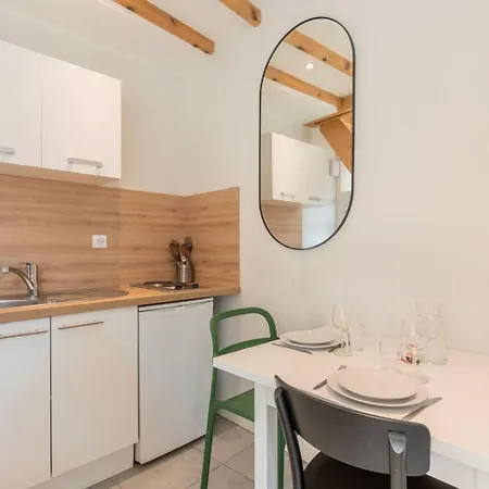 Emplacement Pour Ce Vieux Apartment